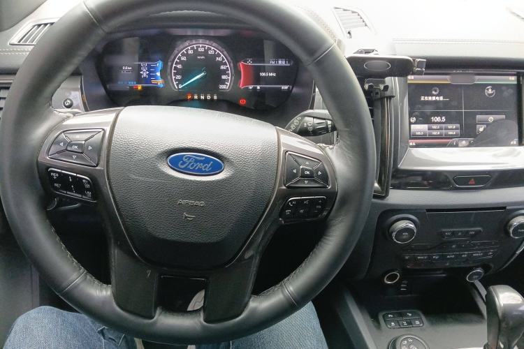 Used Ford Everest 2016 2.0T Gasoline Automatic 4x4 Flagship Edition Interior 2