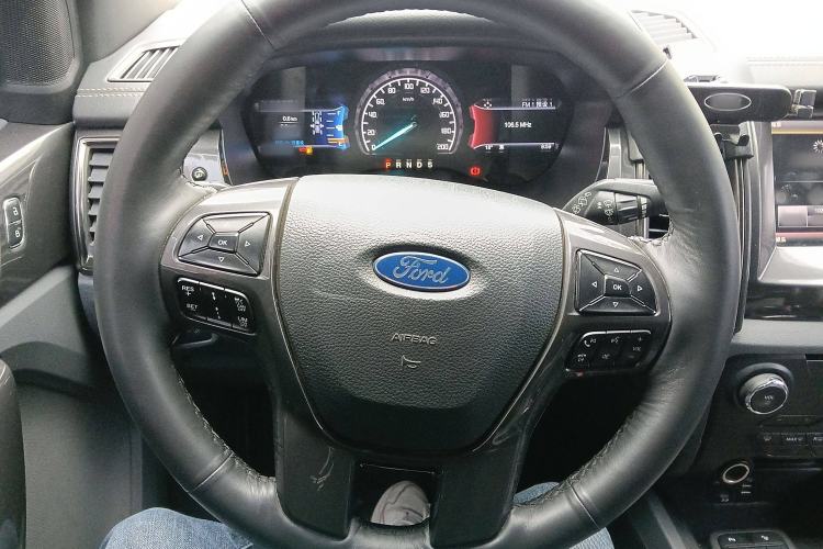 Used Ford Everest 2016 2.0T Gasoline Automatic 4x4 Flagship Edition Steering Wheel