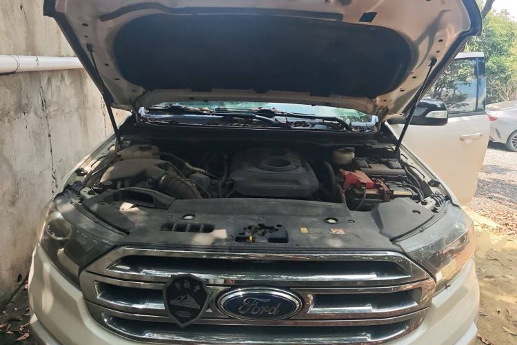 Used Ford Everest 2017 2.0T Gasoline Automatic 4x4 Luxury Edition 7 Seats Engine Bay