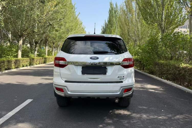 Used Ford Everest 2017 2.0T Gasoline Automatic 4x4 Luxury Edition 7 Seats Exterior 3