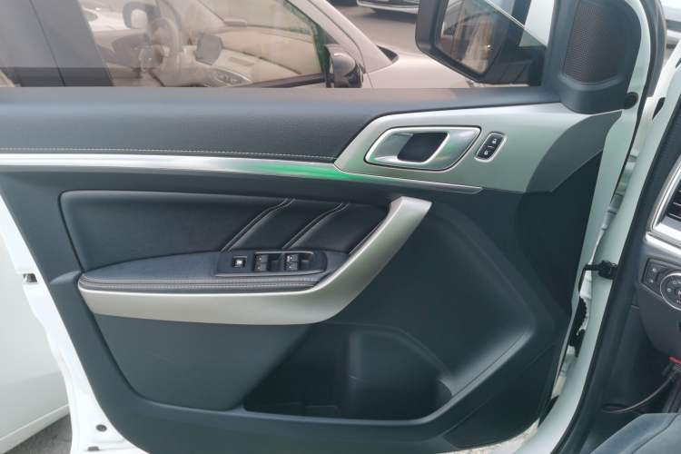 Used Ford Everest 2019 2.0T Gasoline Automatic 4x4 Luxury Edition 5 Seats Left Front Door Interior