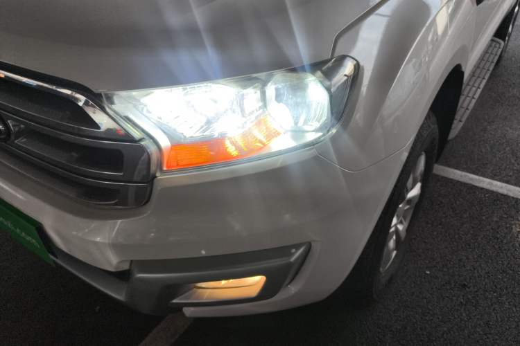 Used Ford Everest 2017 2.0T Gasoline Automatic 4x4 Elite Edition 5 Seats Left Front Headlight