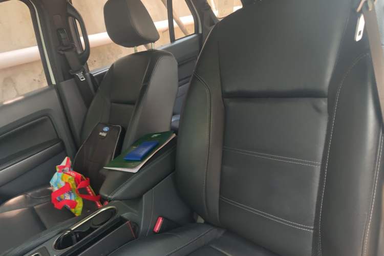 Used Ford Everest 2017 2.0T Gasoline Automatic 4x4 Luxury Edition 7 Seats Left Front Seat