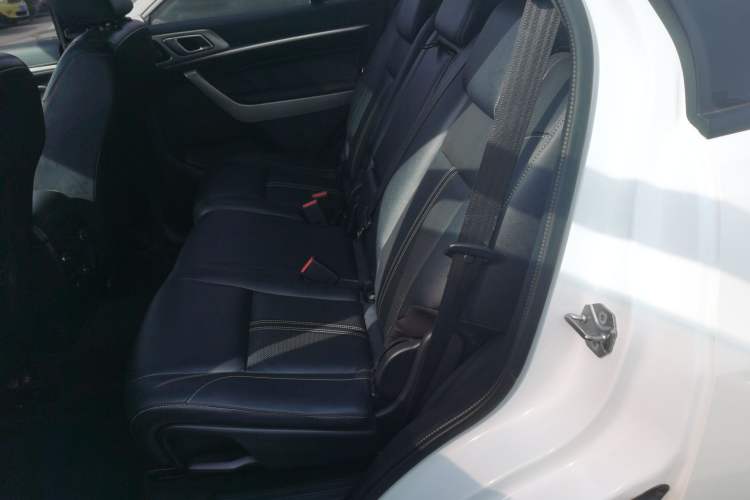 Used Ford Everest 2019 2.0T Gasoline Automatic 4x4 Luxury Edition 5 Seats Left Rear Seat