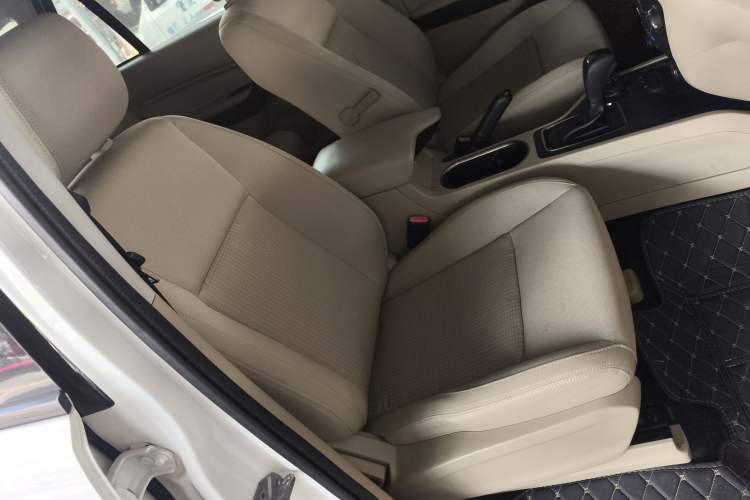 Used Ford Everest 2017 2.0T Gasoline Automatic 4x4 Elite Edition 5 Seats Right Front Seat