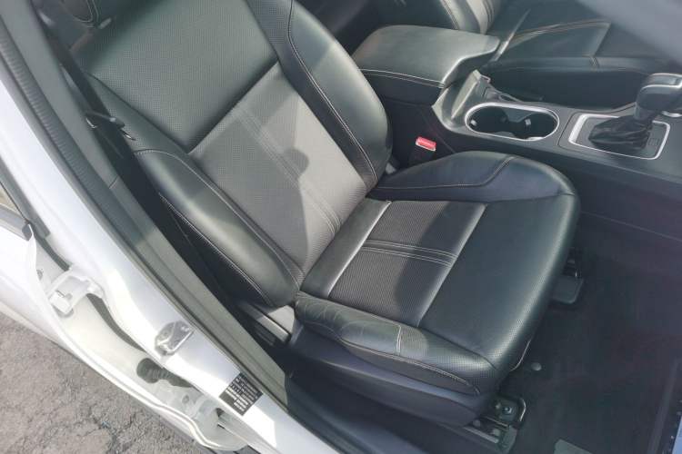 Used Ford Everest 2019 2.0T Gasoline Automatic 4x4 Luxury Edition 5 Seats Right Front Seat