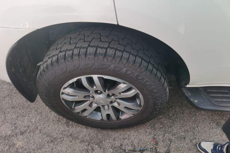 Used Ford Everest 2019 2.0T Gasoline Automatic 4x4 Luxury Edition 5 Seats Right Rear Wheel Hub
