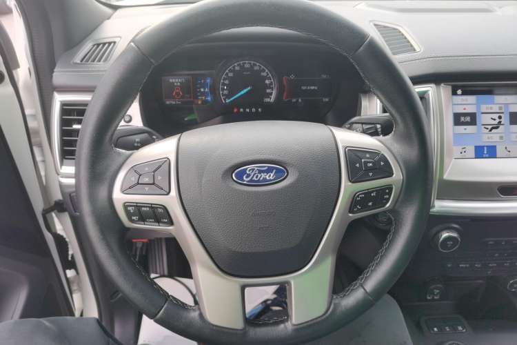 Used Ford Everest 2019 2.0T Gasoline Automatic 4x4 Luxury Edition 5 Seats Steering Wheel