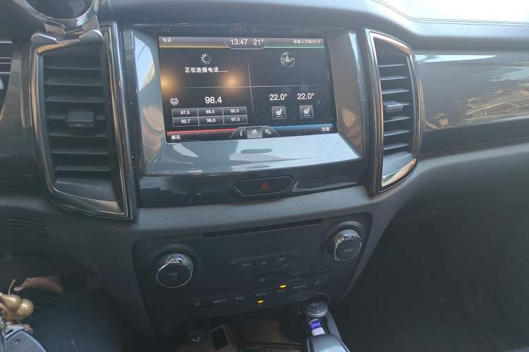 Used Ford Everest 2016 2.0T Gasoline Automatic 4x4 Flagship Edition Audio And AC Panel