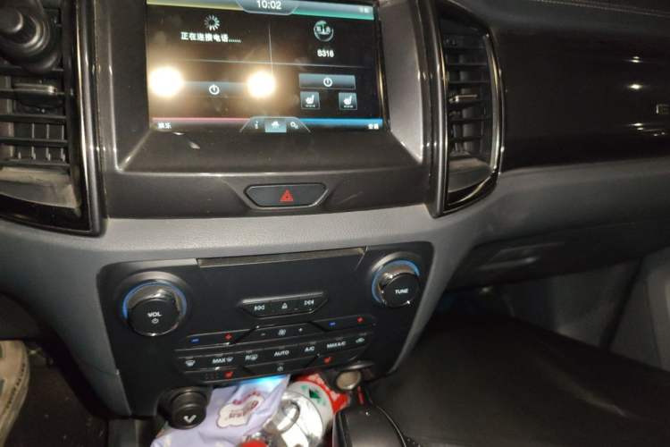 Used Ford Everest 2016 2.0T Gasoline Automatic 4x4 Flagship Edition Audio And AC Panel