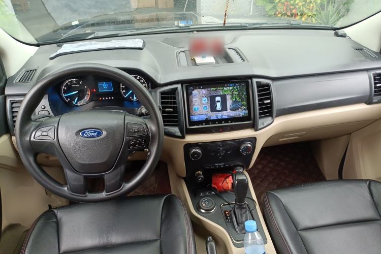 Used Ford Everest 2016 2.0T Gasoline Automatic 4x4 Elite Edition Center Console