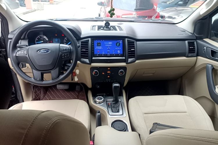 Used Ford Everest 2016 2.0T Gasoline Automatic 4x4 Elite Edition Center Console