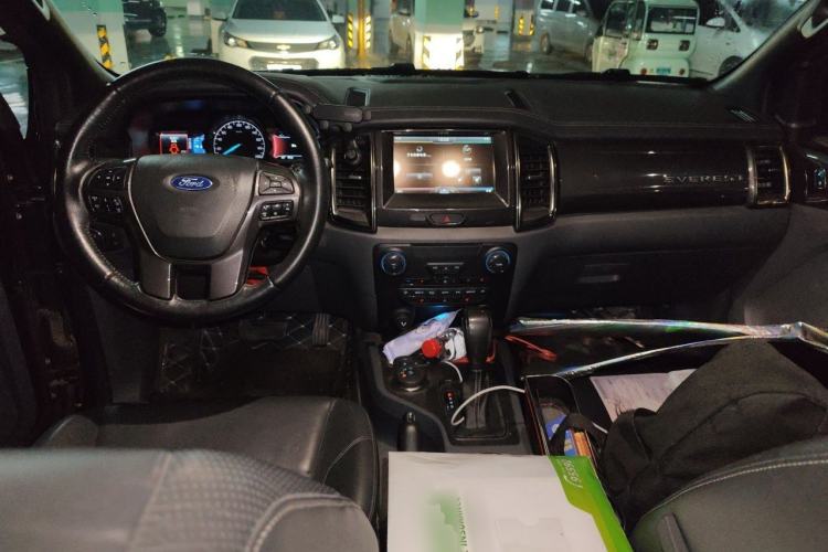 Used Ford Everest 2016 2.0T Gasoline Automatic 4x4 Flagship Edition Center Console