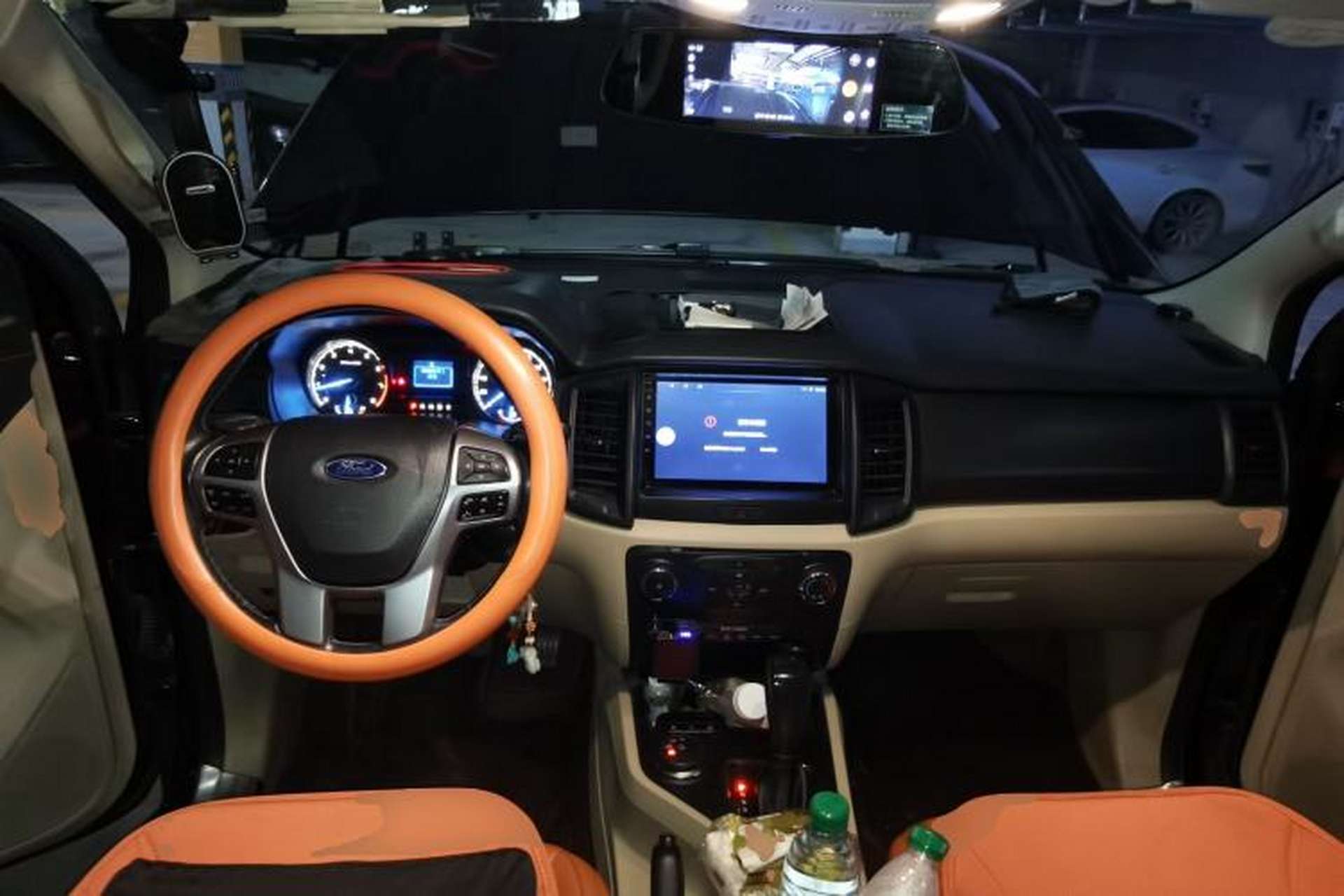 Used Ford Everest 2016 2.0T Gasoline Automatic 4x4 Elite Edition Center Console