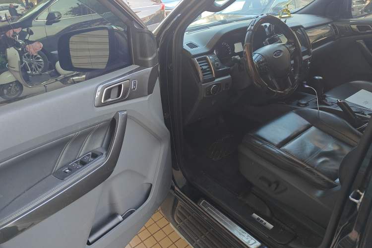 Used Ford Everest 2016 2.0T Gasoline Automatic 4x4 Flagship Edition Driver Seat