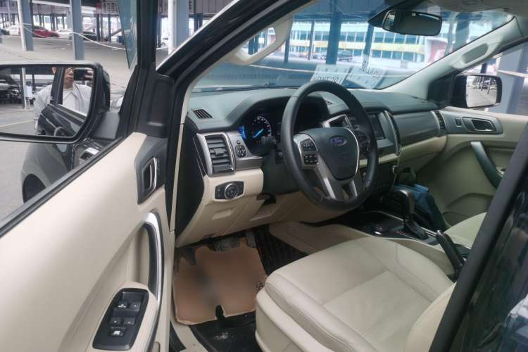Used Ford Everest 2016 2.0T Gasoline Automatic 4x4 Luxury Edition Driver Seat