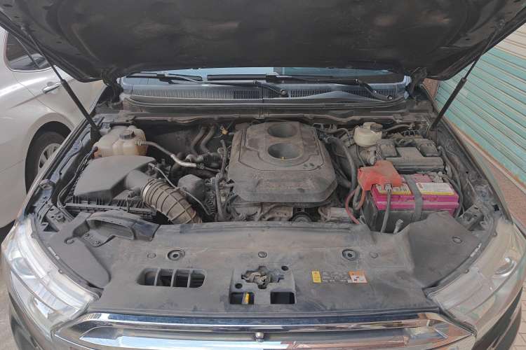 Used Ford Everest 2016 2.0T Gasoline Automatic 4x4 Flagship Edition Engine Bay