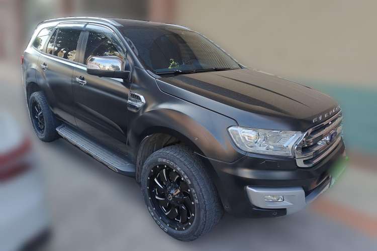 Used Ford Everest 2016 2.0T Gasoline Automatic 4x4 Flagship Edition Front Right 45 Deg