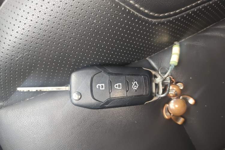 Used Ford Everest 2016 2.0T Gasoline Automatic 4x4 Flagship Edition Interior 1