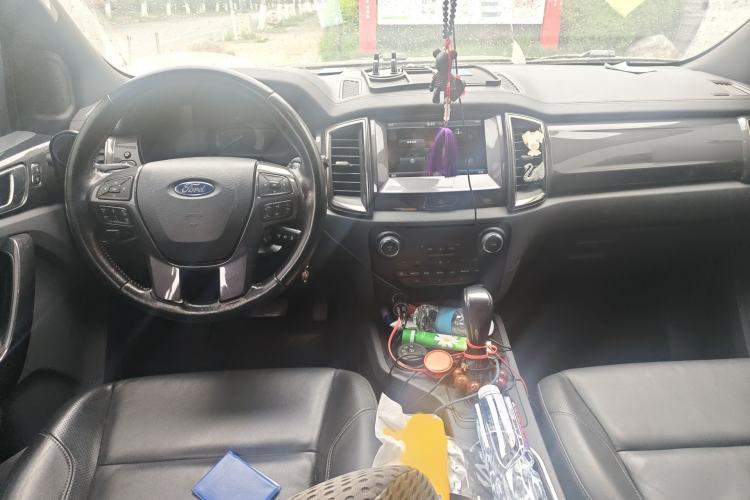 Used Ford Everest 2016 2.0T Gasoline Automatic 4x4 Flagship Edition Interior 2