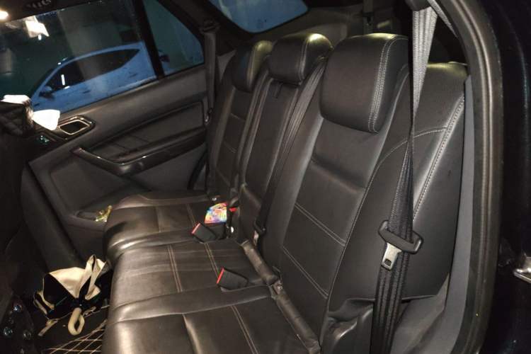 Used Ford Everest 2016 2.0T Gasoline Automatic 4x4 Flagship Edition Left Rear Seat