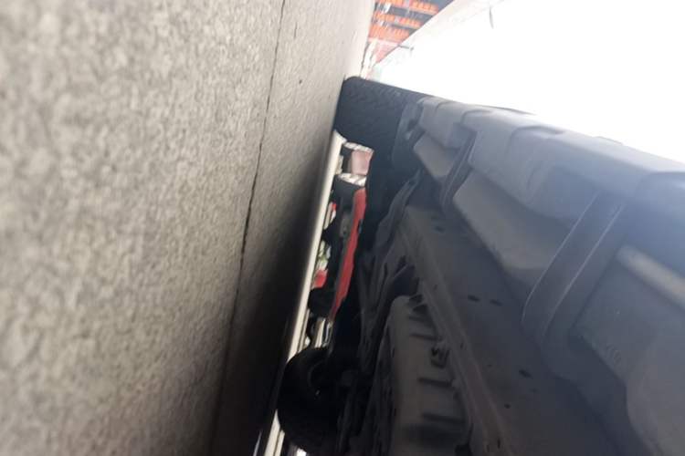 Used Ford Everest 2016 2.0T Gasoline Automatic 4x4 Elite Edition Left Side Sill