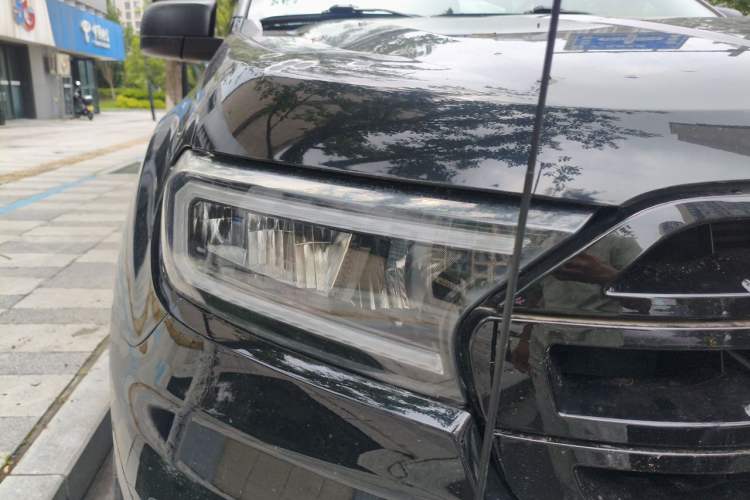 Used Ford Everest 2016 2.0T Gasoline Automatic 4x4 Elite Edition Right Front Headlight