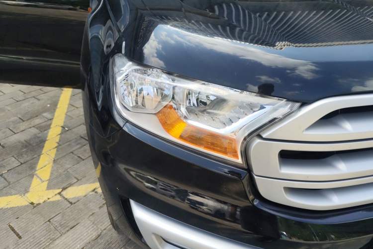 Used Ford Everest 2016 2.0T Gasoline Automatic 4x4 Elite Edition Right Front Headlight