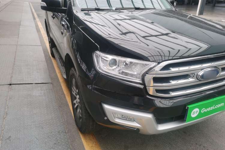 Used Ford Everest 2016 2.0T Gasoline Automatic 4x4 Luxury Edition Right Front Headlight