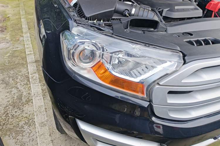 Used Ford Everest 2016 2.0T Gasoline Automatic 4x4 Elite Edition Right Front Headlight