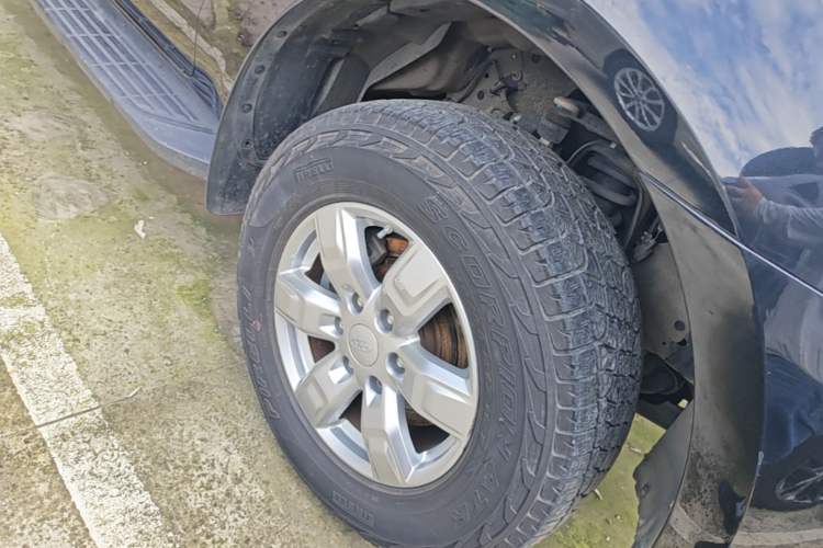 Used Ford Everest 2016 2.0T Gasoline Automatic 4x4 Elite Edition Right Front Wheel Hub