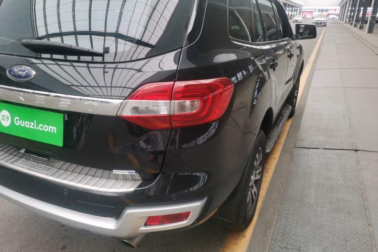 Used Ford Everest 2016 2.0T Gasoline Automatic 4x4 Luxury Edition Right Rear Taillight