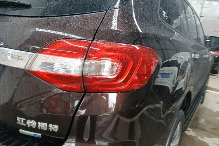 Used Ford Everest 2016 2.0T Gasoline Automatic 4x4 Flagship Edition Right Rear Taillight