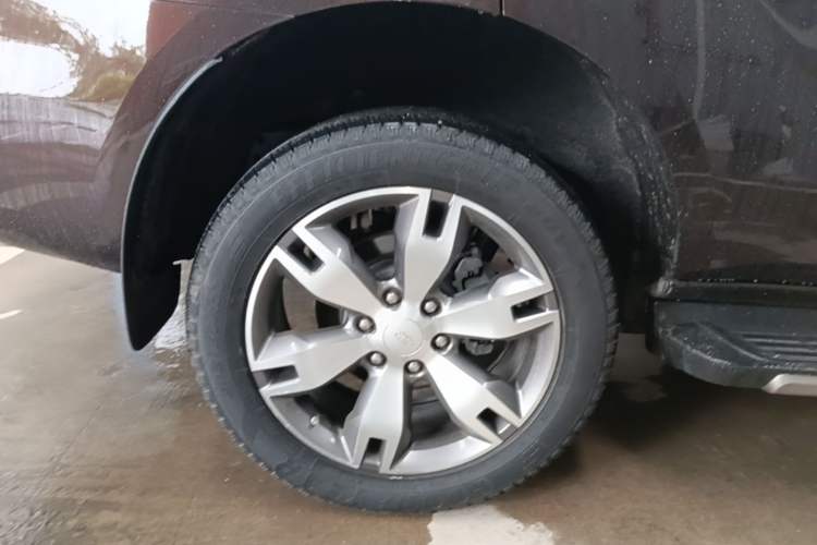 Used Ford Everest 2016 2.0T Gasoline Automatic 4x4 Flagship Edition Right Rear Wheel Hub