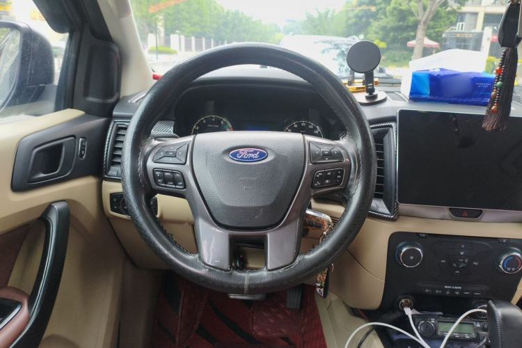 Used Ford Everest 2016 2.0T Gasoline Automatic 4x4 Elite Edition Steering Wheel