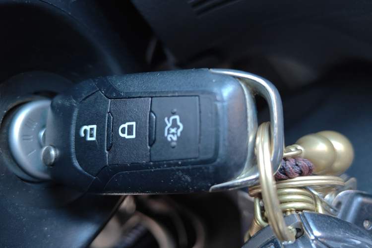 Used Ford Everest 2016 2.0T Gasoline Automatic 4x4 Flagship Edition Vehicle Key