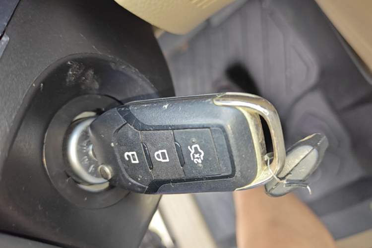 Used Ford Everest 2016 2.0T Gasoline Automatic 4x4 Elite Edition Vehicle Key