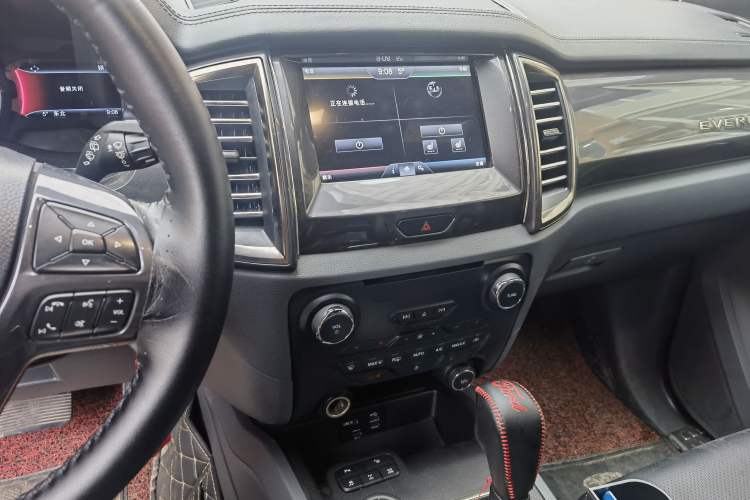 Used Ford Everest 2016 2.0T Gasoline Automatic 4x4 Luxury Edition Audio And AC Panel