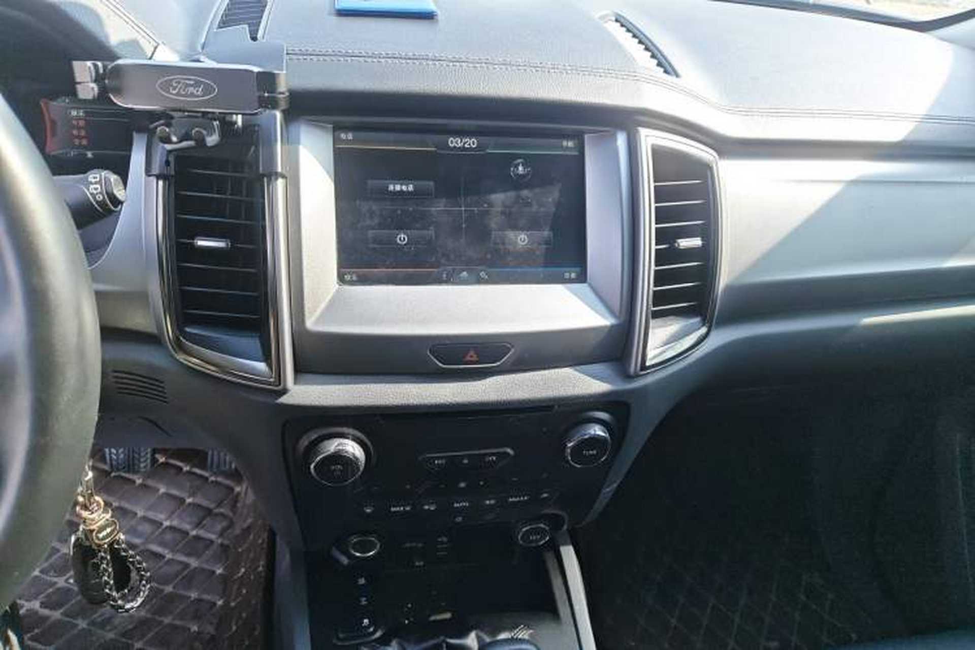 Used Ford Everest 2016 2.2T Diesel Manual 4x4 Luxury Edition Audio And AC Panel
