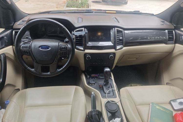 Used Ford Everest 2016 2.0T Gasoline Automatic 4x4 Flagship Edition Center Console