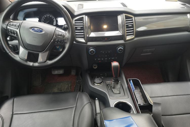 Used Ford Everest 2016 2.0T Gasoline Automatic 4x4 Luxury Edition Center Console