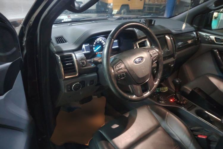 Used Ford Everest 2016 2.0T Gasoline Automatic 4x4 Flagship Edition Center Console