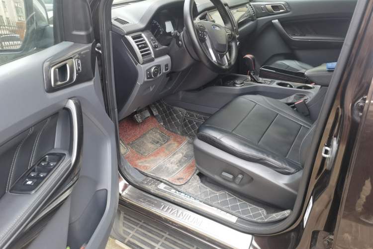 Used Ford Everest 2016 2.0T Gasoline Automatic 4x4 Luxury Edition Driver Seat