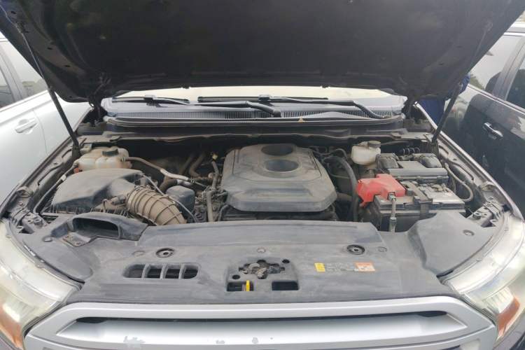 Used Ford Everest 2016 2.0T Gasoline Automatic 4x4 Elite Edition Engine Bay