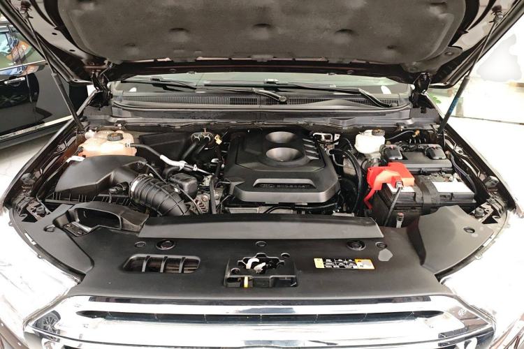 Used Ford Everest 2016 2.0T Gasoline Automatic 4x4 Flagship Edition Engine Bay