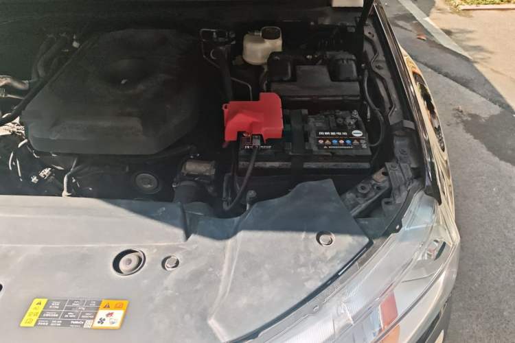 Used Ford Everest 2016 2.0T Gasoline Automatic Two-Wheel Drive Elite Edition Engine Bay Left