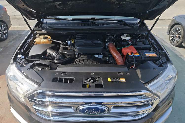 Used Ford Everest 2016 2.2T Diesel Manual 4x4 Luxury Edition Engine Bay