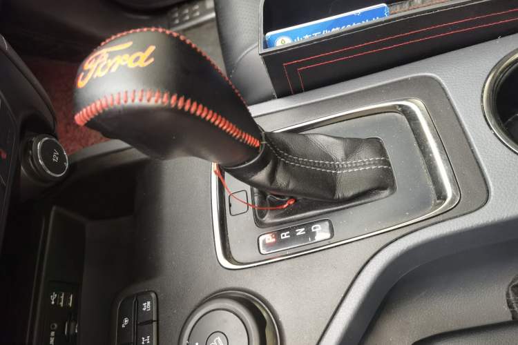 Used Ford Everest 2016 2.0T Gasoline Automatic 4x4 Luxury Edition Gear Lever