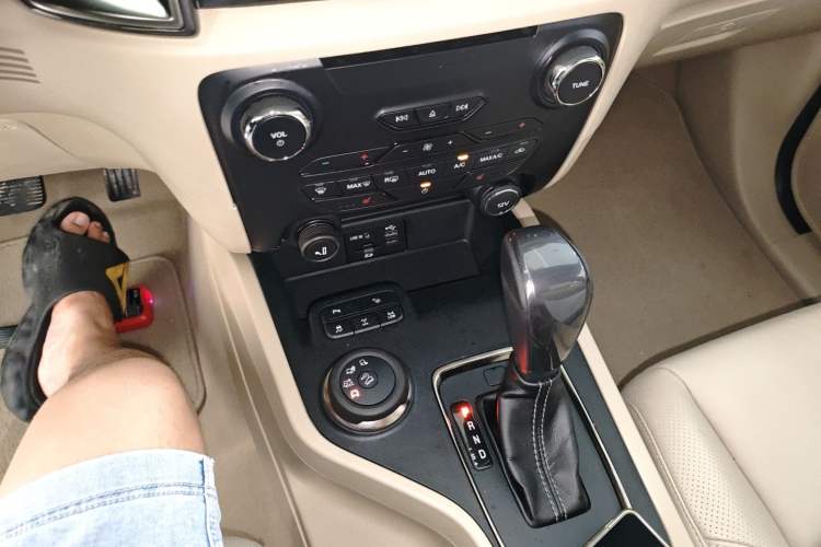 Used Ford Everest 2016 2.0T Gasoline Automatic 4x4 Flagship Edition Gear Lever