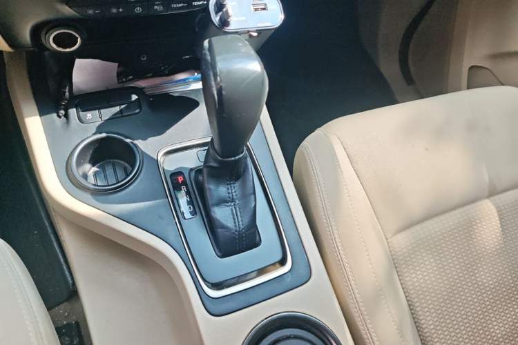 Used Ford Everest 2016 2.0T Gasoline Automatic Two-Wheel Drive Elite Edition Gear Lever